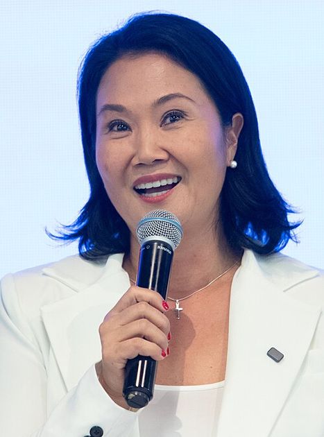 Keiko Fujimori sobrevoló el Valle Sagrado y se reunió con autoridades cusqueñas