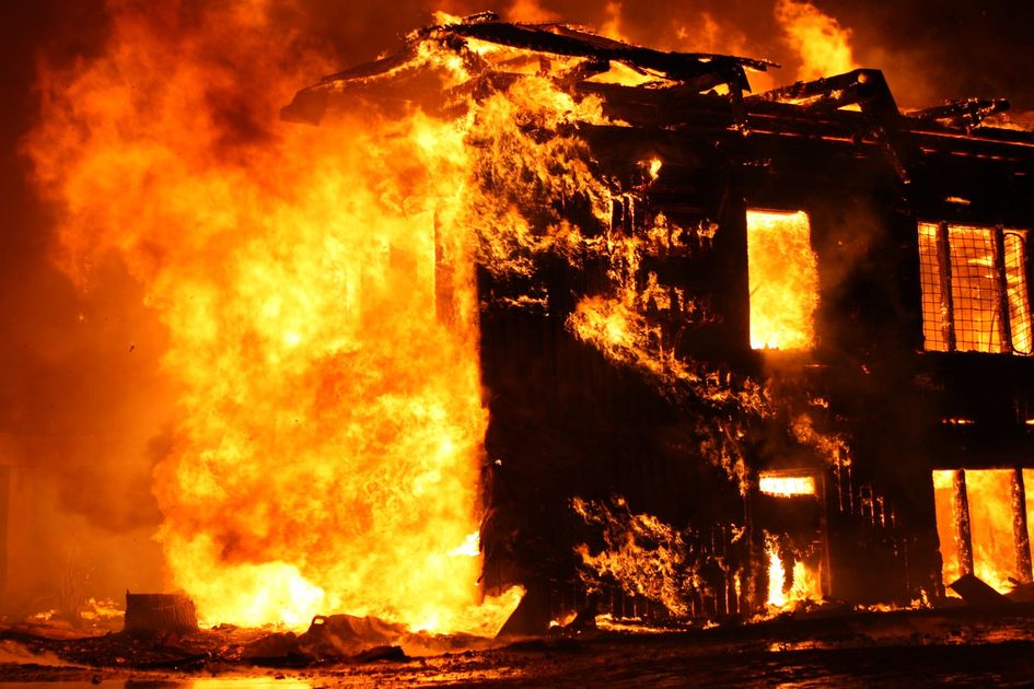 Séptima víctima mortal: Adulto mayor fallece al combatir incendios en Santo Domingo