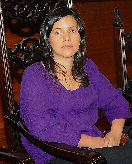 Verónika Mendoza pide cautela: 'No nos repartamos los cargos' tras avance electoral